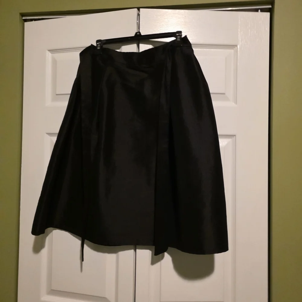 Chic Black A-Line Women's Skirt - Picture 5 of 9
